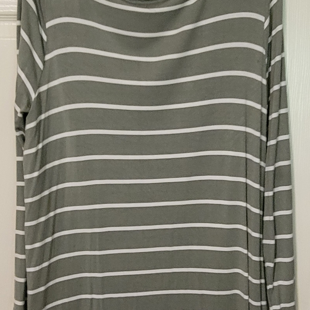 Zenana v neck olive soft long sleeve top(56) - Picture 2 of 3